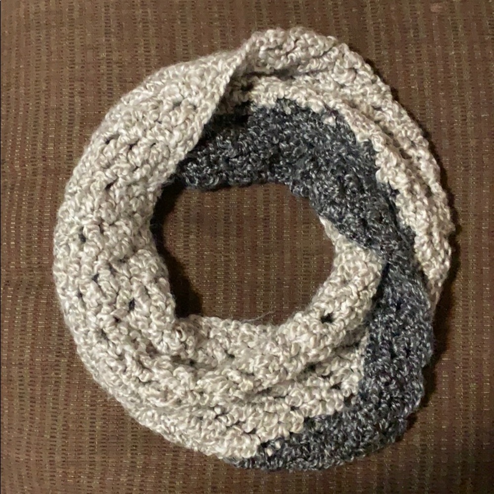Infinity scarf! - Picture 1 of 1